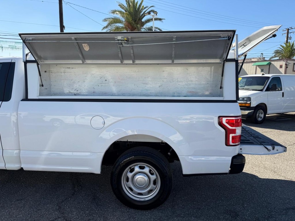 Ford F-150 Vehicle Full-screen Gallery Image 21