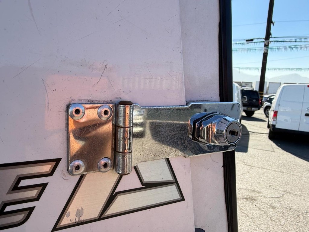 Ford F-150 Vehicle Full-screen Gallery Image 24