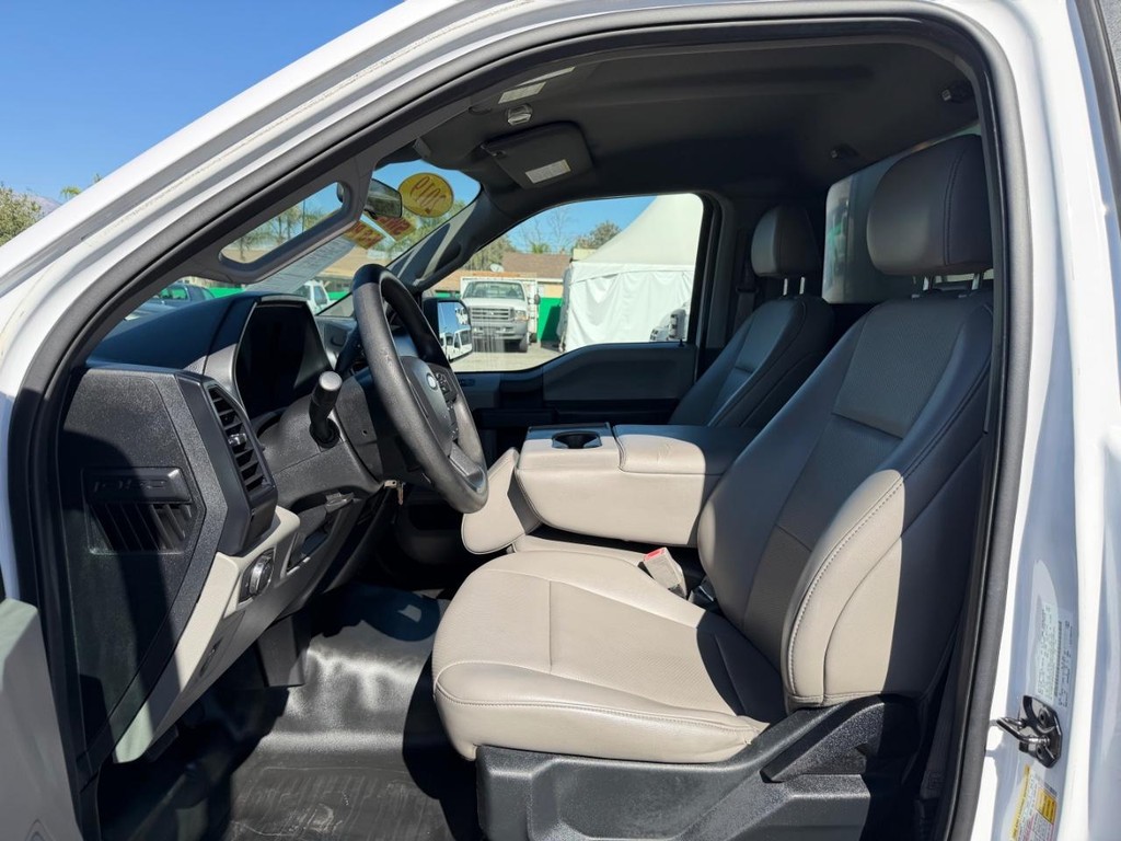 Ford F-150 Vehicle Full-screen Gallery Image 27