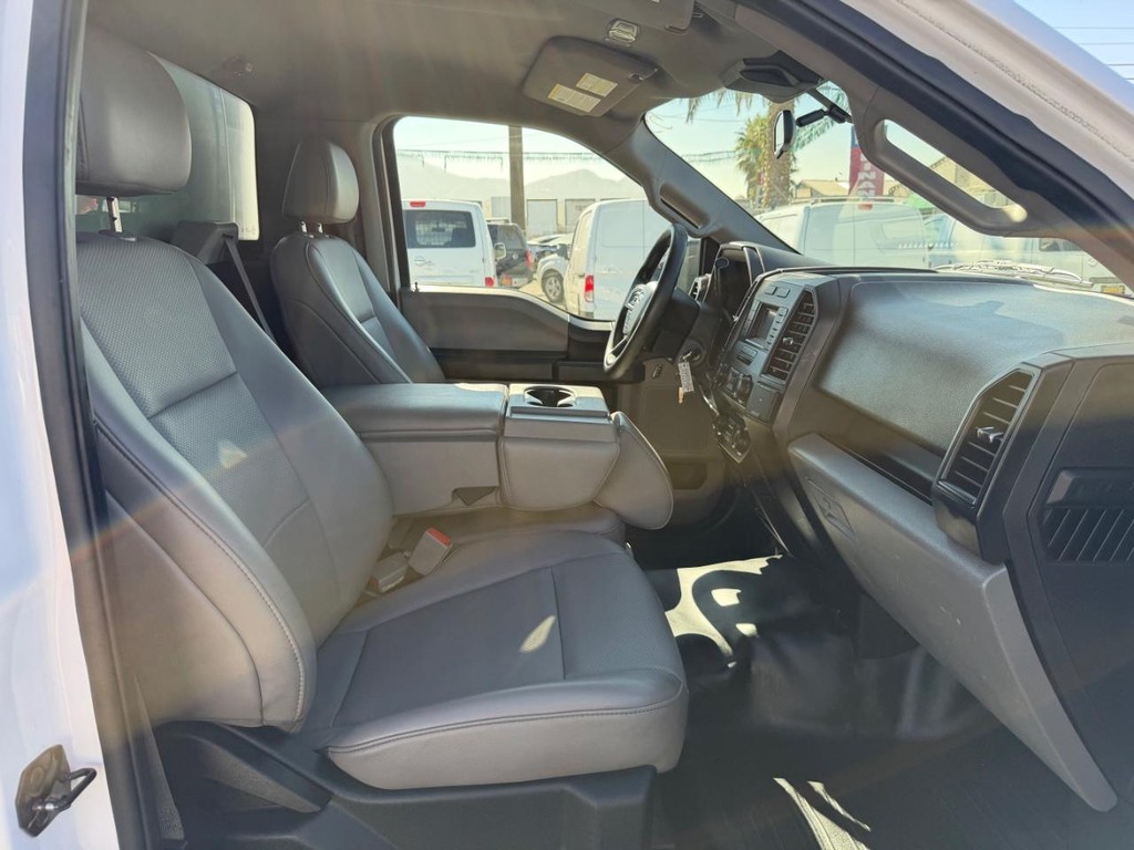 Ford F-150 Vehicle Full-screen Gallery Image 31