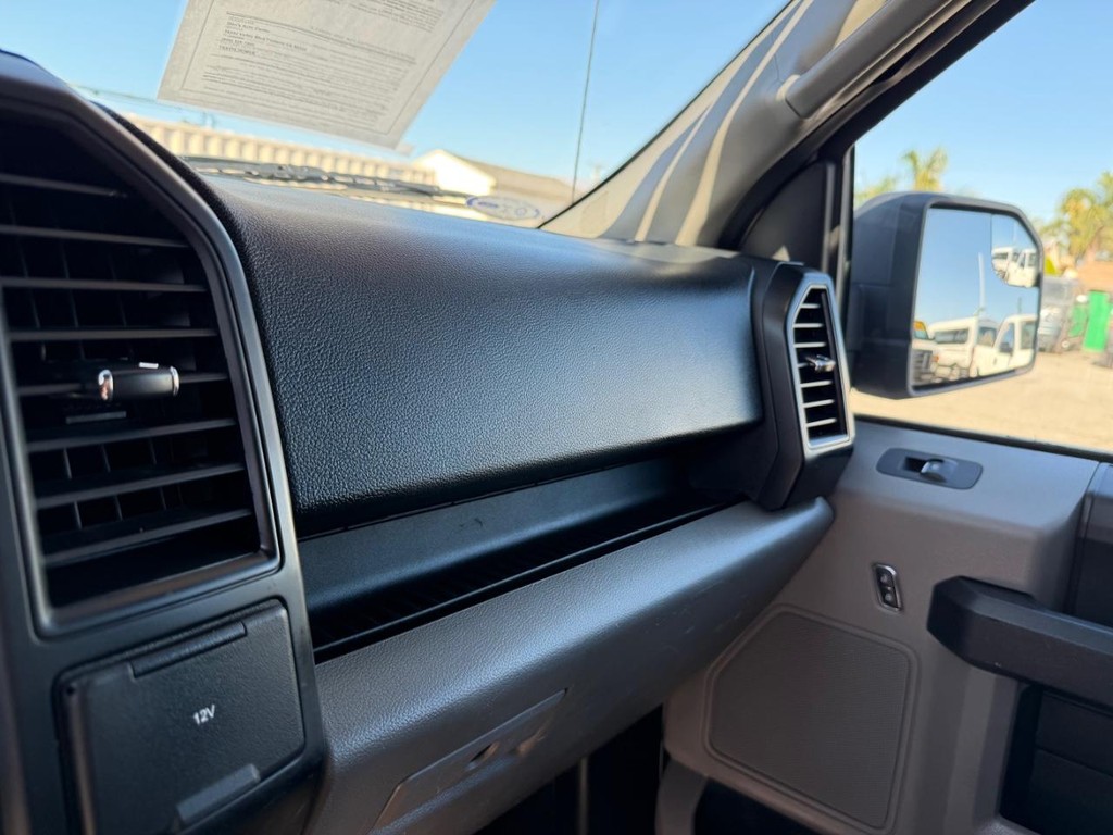 Ford F-150 Vehicle Full-screen Gallery Image 35