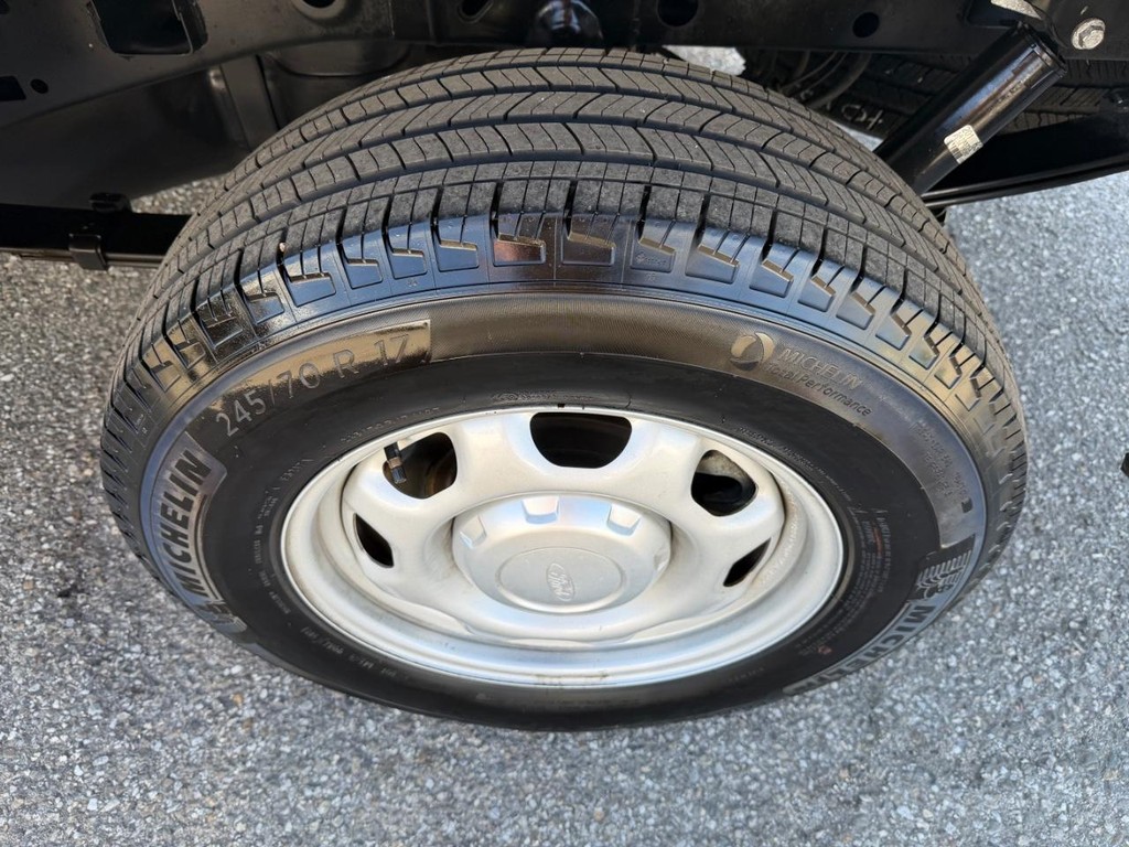 Ford F-150 Vehicle Full-screen Gallery Image 42