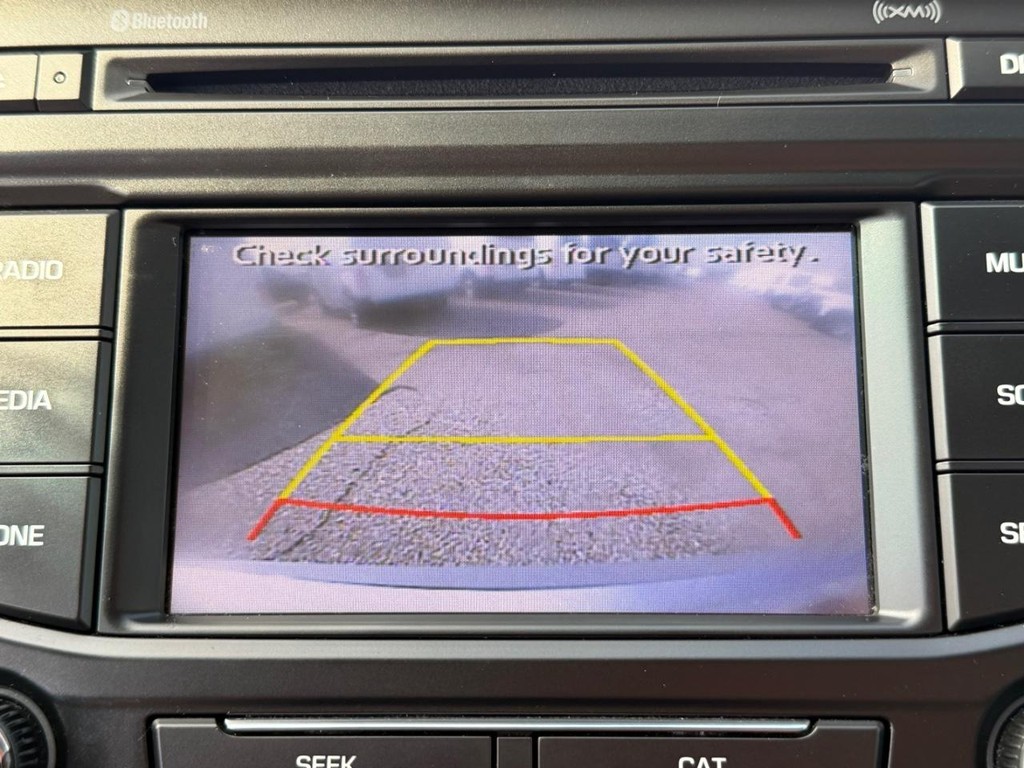 Hyundai Sonata Vehicle Full-screen Gallery Image 38