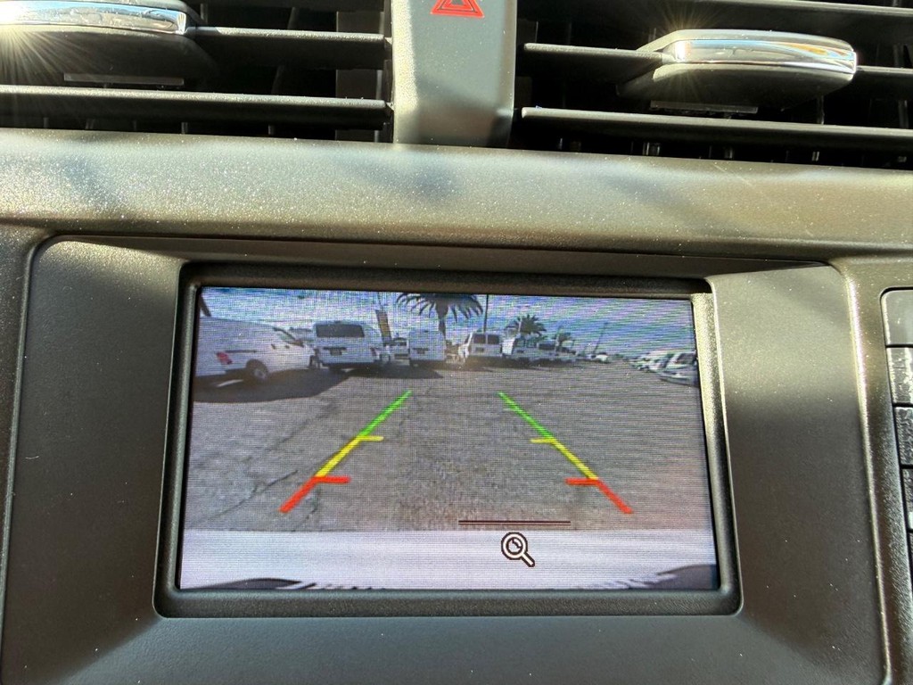 Ford Fusion Vehicle Full-screen Gallery Image 37