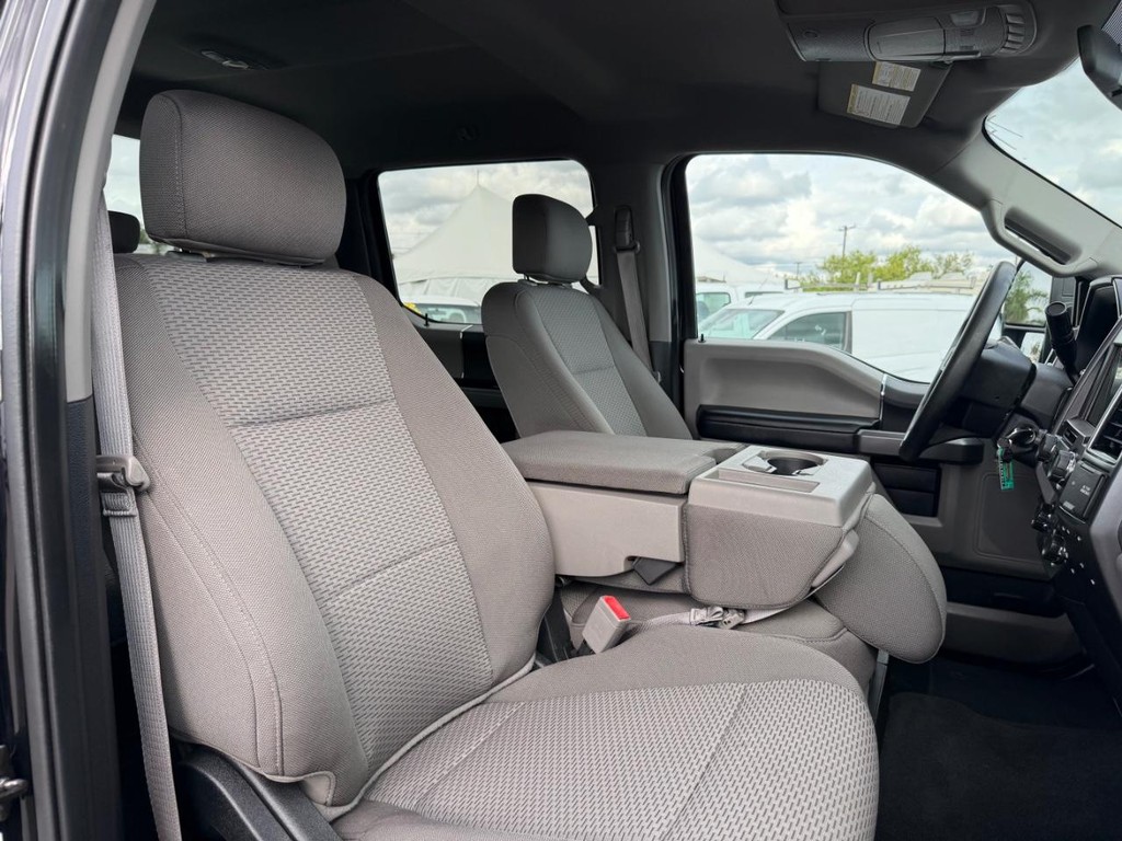 Ford F-450 Vehicle Full-screen Gallery Image 22