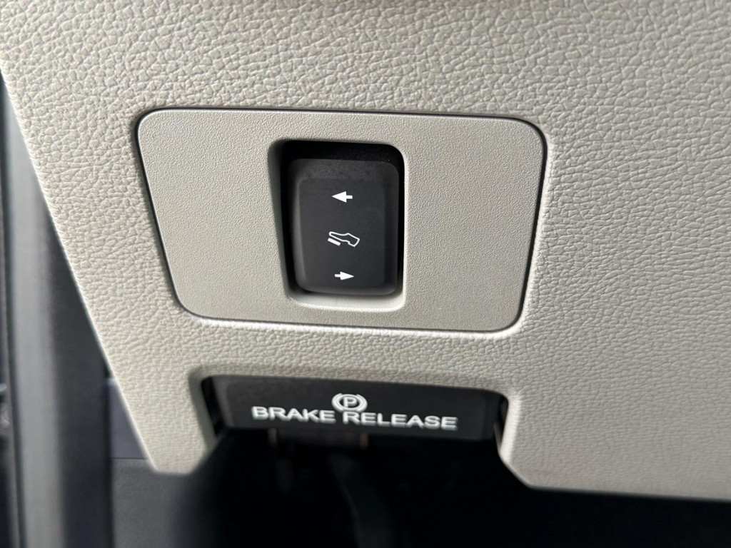 Ford F-450 Vehicle Full-screen Gallery Image 30