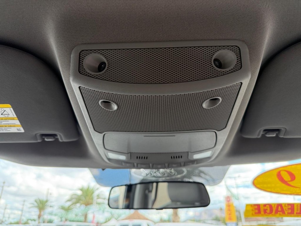 Ford F-450 Vehicle Full-screen Gallery Image 37