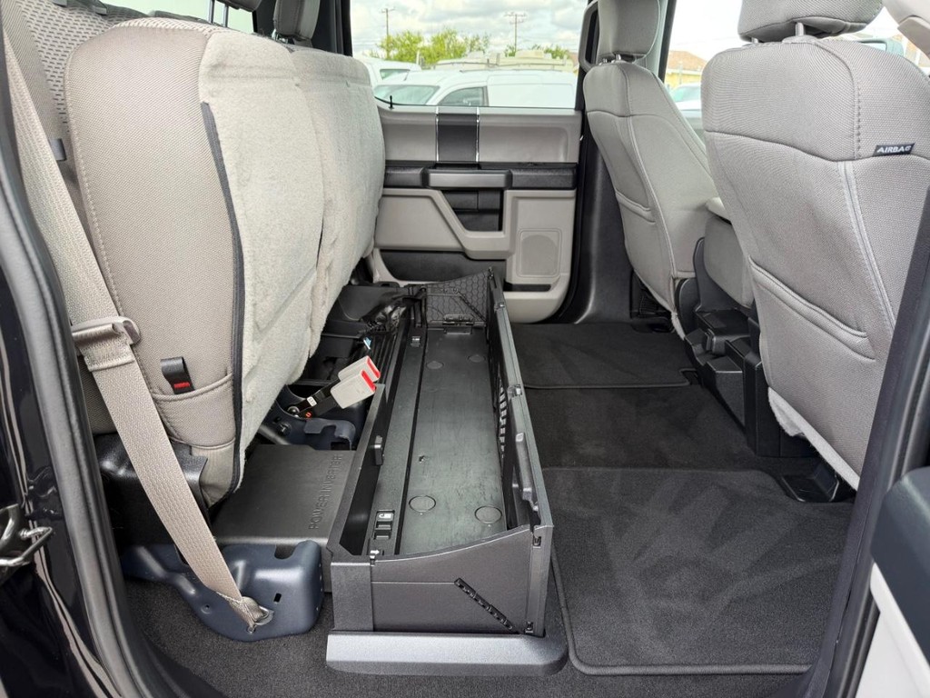 Ford F-450 Vehicle Full-screen Gallery Image 40