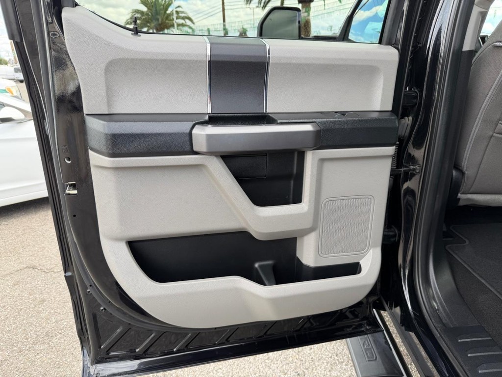 Ford F-450 Vehicle Full-screen Gallery Image 42