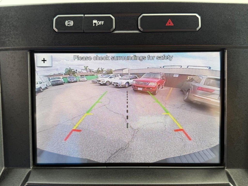 Ford F-450 Vehicle Full-screen Gallery Image 46