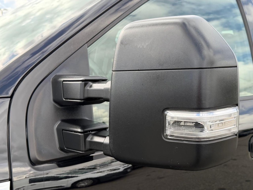 Ford F-450 Vehicle Full-screen Gallery Image 50