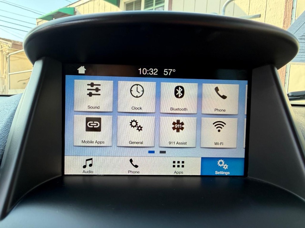 Ford Fiesta Vehicle Full-screen Gallery Image 34