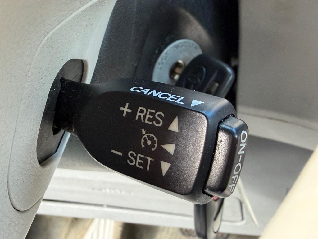 Toyota Sienna Vehicle Full-screen Gallery Image 30