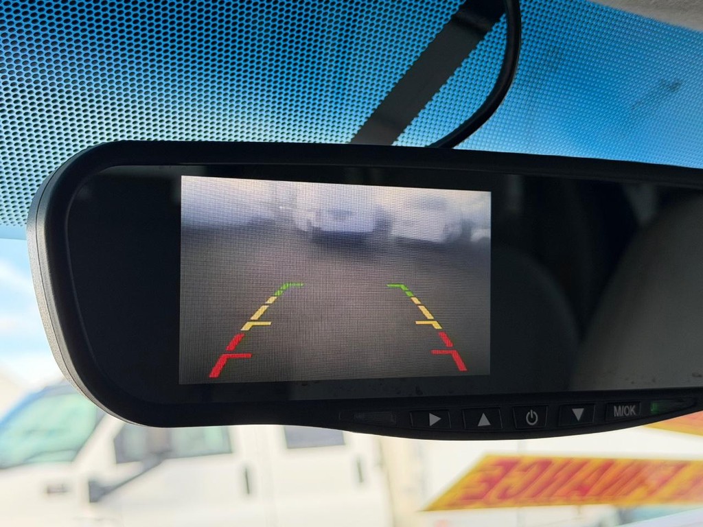 Toyota Sienna Vehicle Full-screen Gallery Image 42