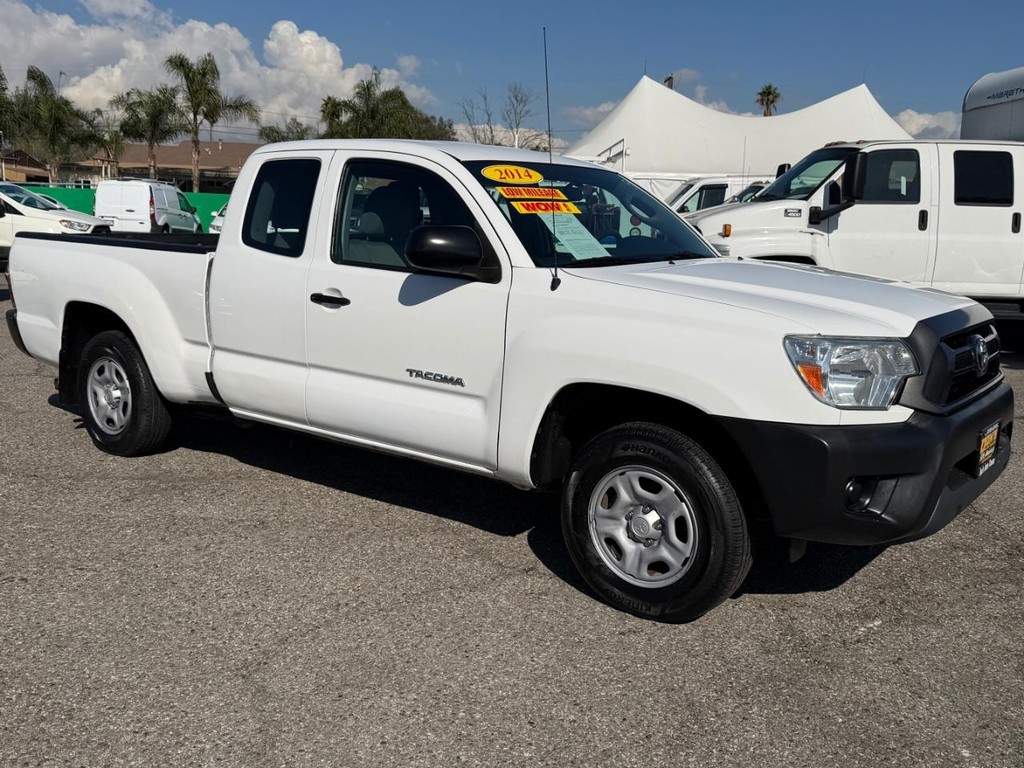 Toyota Tacoma Vehicle Full-screen Gallery Image 03