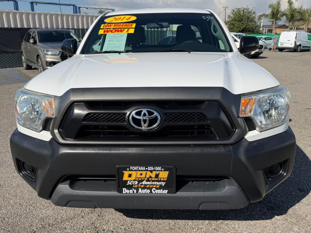 Toyota Tacoma Vehicle Full-screen Gallery Image 14