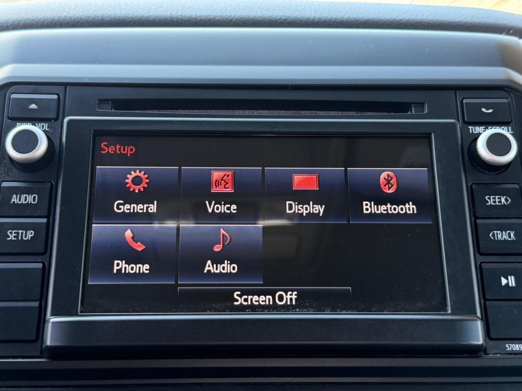 Toyota Tacoma Vehicle Full-screen Gallery Image 40