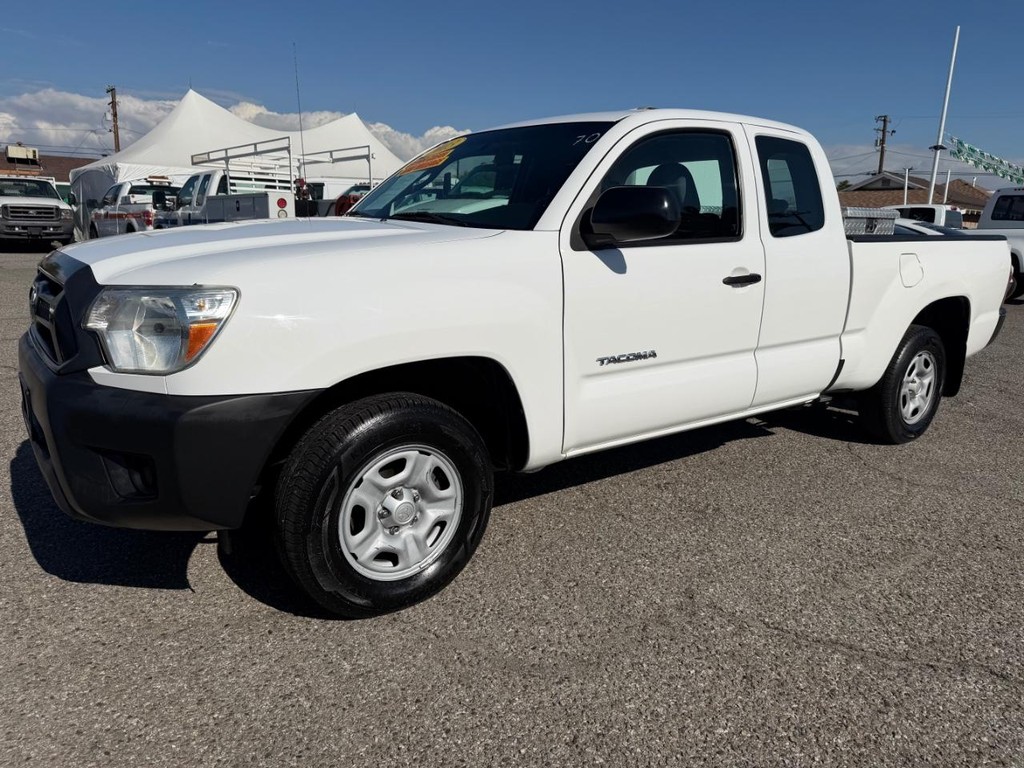 Toyota Tacoma Vehicle Full-screen Gallery Image 12