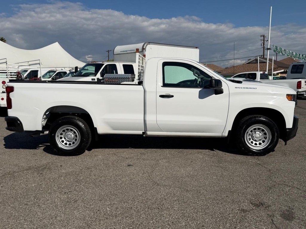 Chevrolet Silverado 1500 Vehicle Full-screen Gallery Image 05