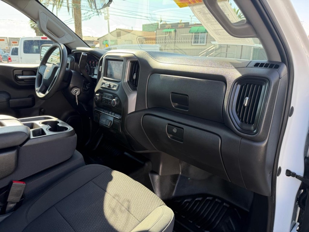 Chevrolet Silverado 1500 Vehicle Full-screen Gallery Image 20