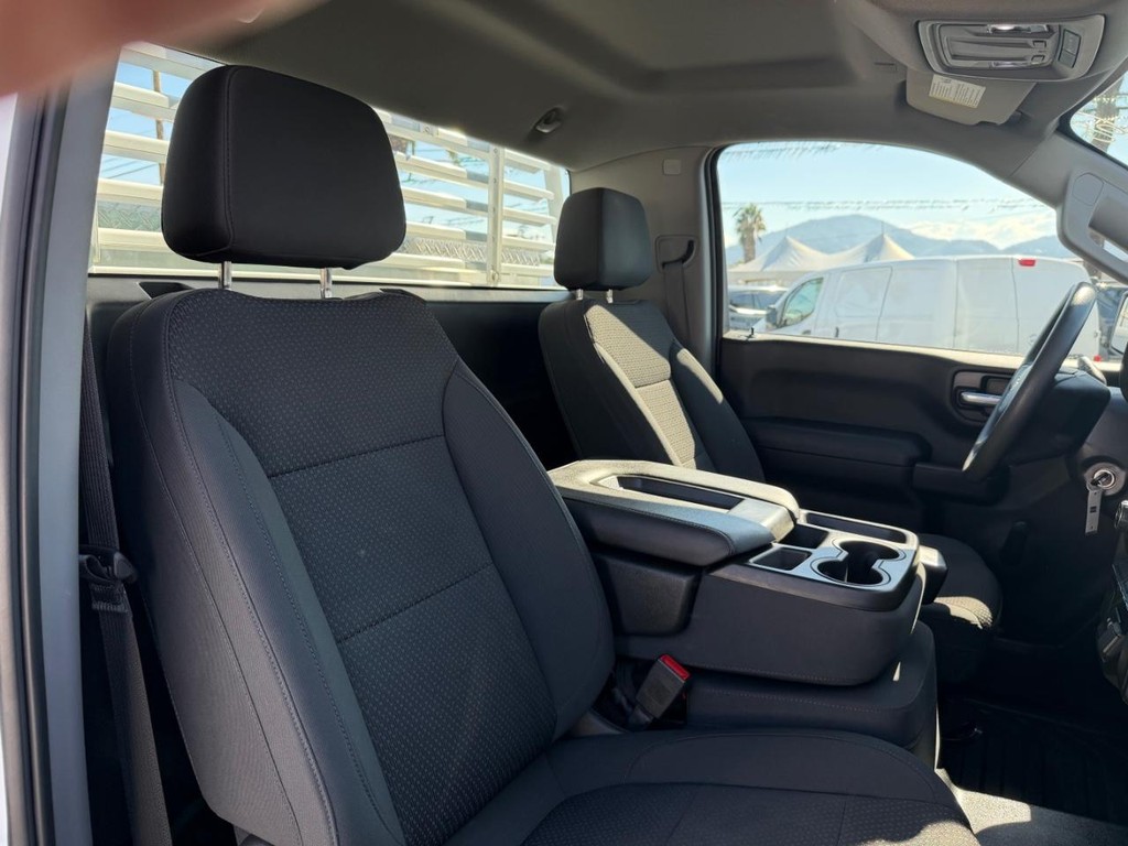 Chevrolet Silverado 1500 Vehicle Full-screen Gallery Image 22