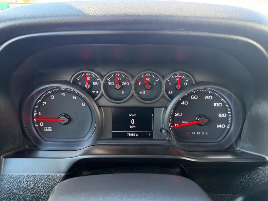 Chevrolet Silverado 1500 Vehicle Full-screen Gallery Image 27