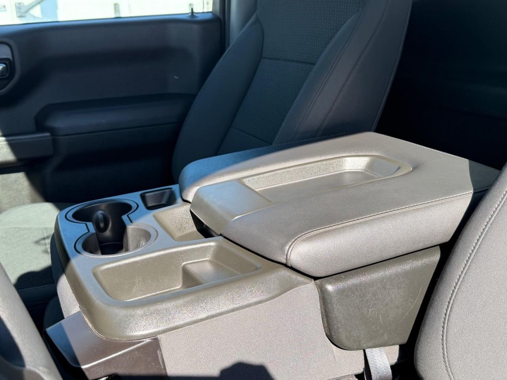 Chevrolet Silverado 1500 Vehicle Full-screen Gallery Image 31