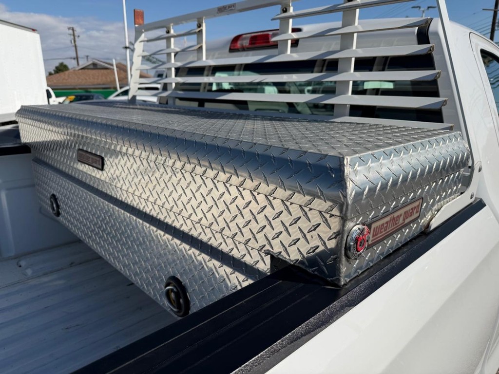 Chevrolet Silverado 1500 Vehicle Full-screen Gallery Image 37