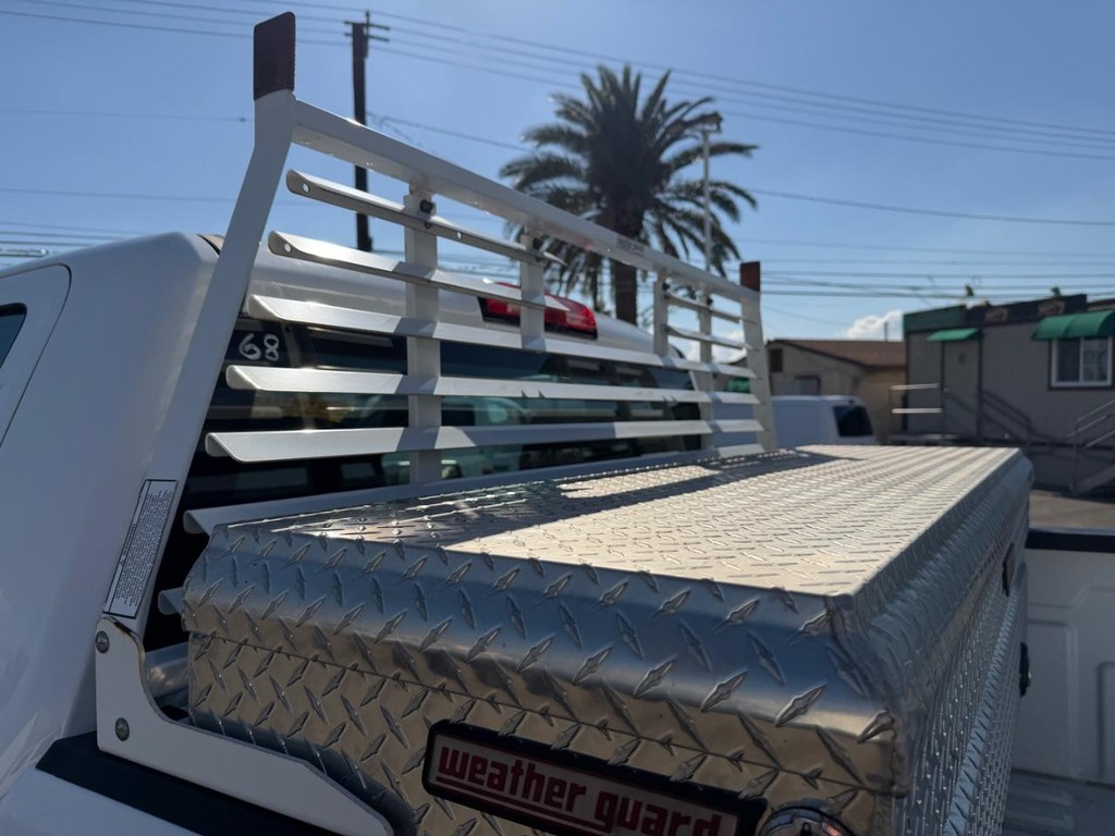 Chevrolet Silverado 1500 Vehicle Full-screen Gallery Image 40