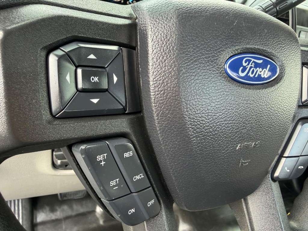 Ford F-150 Vehicle Full-screen Gallery Image 28