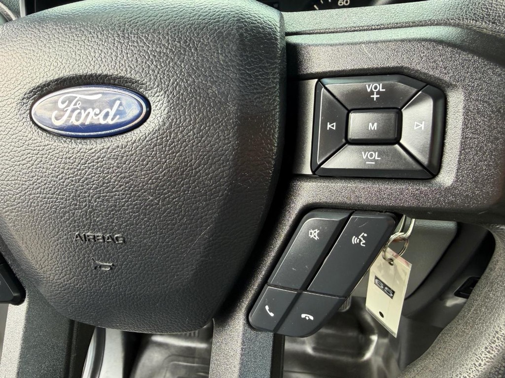 Ford F-150 Vehicle Full-screen Gallery Image 29