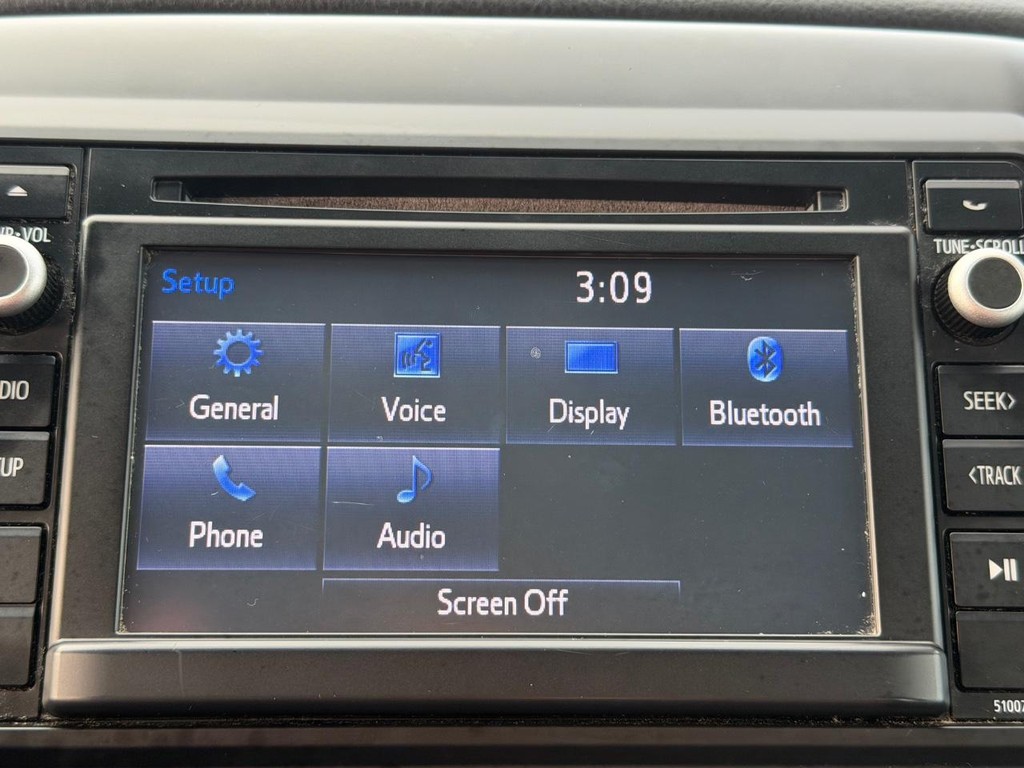 Toyota Tacoma Vehicle Full-screen Gallery Image 37