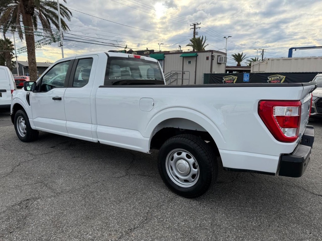 Ford F-150 Vehicle Full-screen Gallery Image 09
