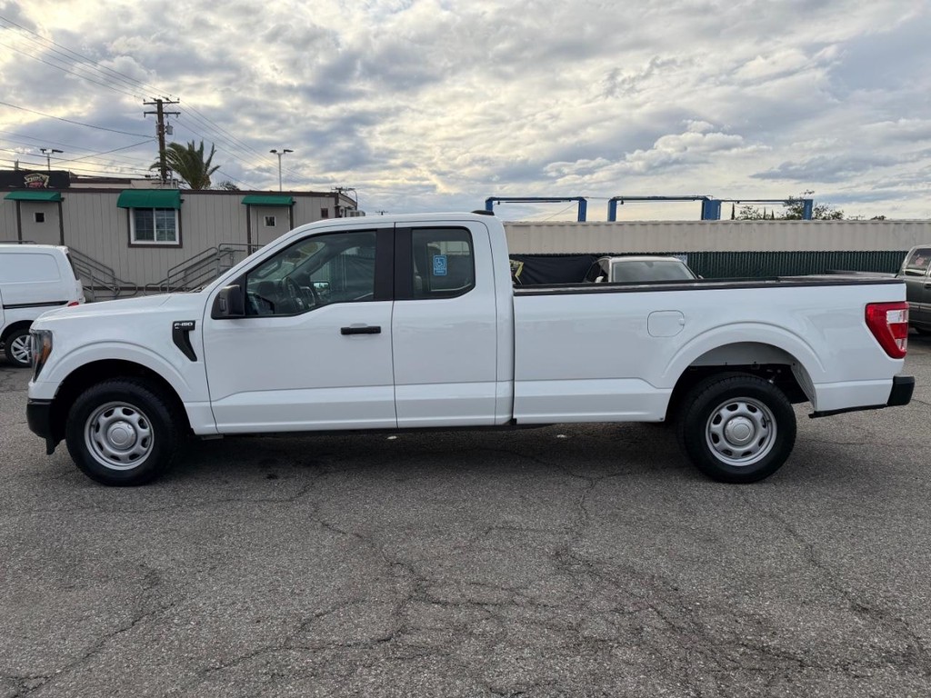 Ford F-150 Vehicle Full-screen Gallery Image 11