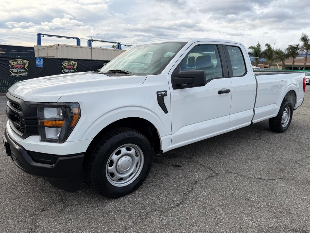 Ford F-150 Vehicle Full-screen Gallery Image 12