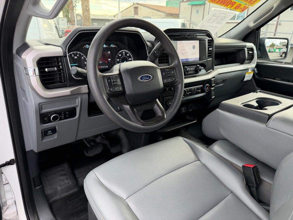 Ford F-150 Vehicle Full-screen Gallery Image 16