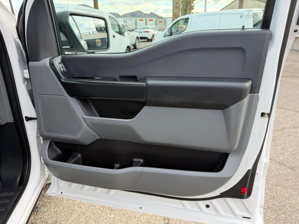 Ford F-150 Vehicle Full-screen Gallery Image 22