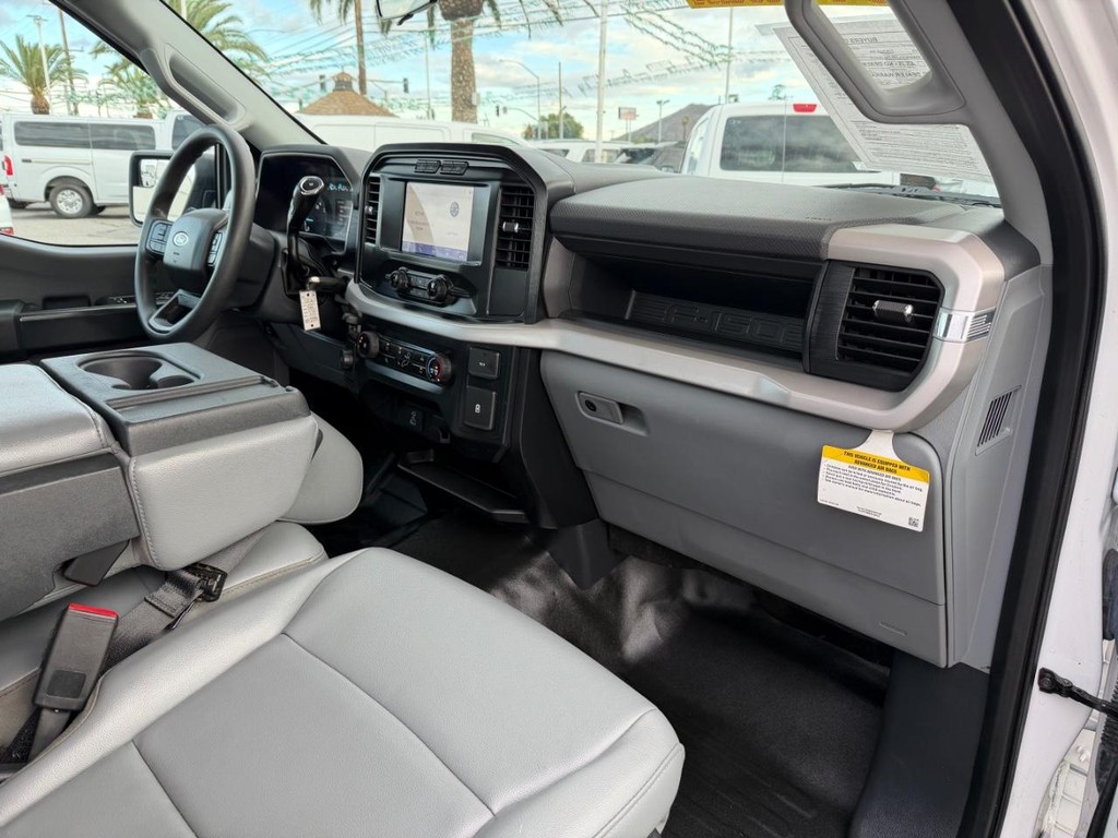 Ford F-150 Vehicle Full-screen Gallery Image 23