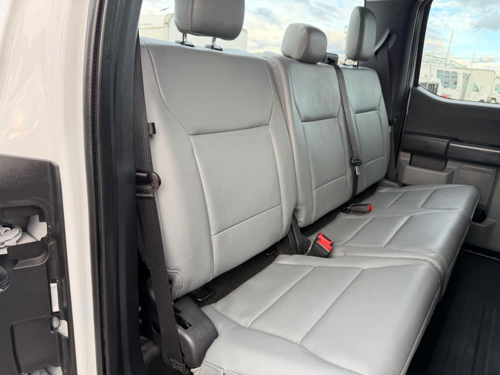 Ford F-150 Vehicle Full-screen Gallery Image 27