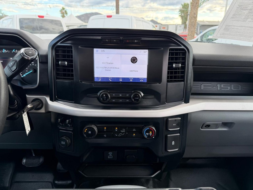 Ford F-150 Vehicle Full-screen Gallery Image 31