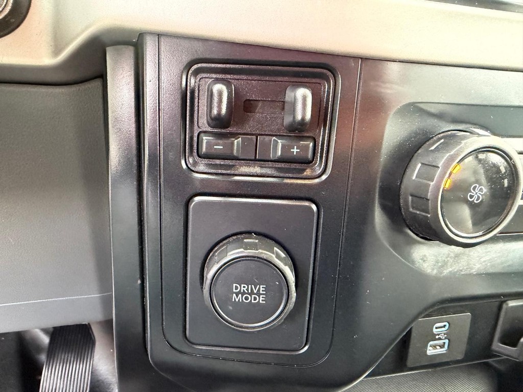 Ford F-150 Vehicle Full-screen Gallery Image 39