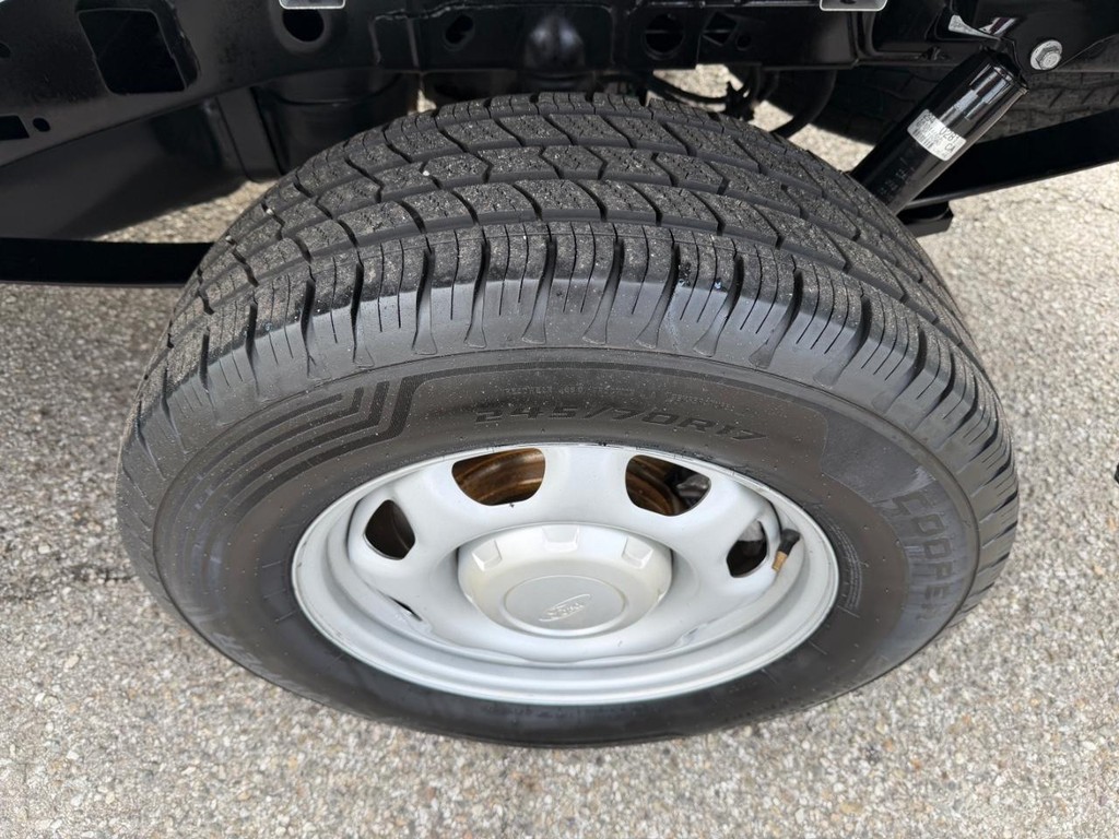 Ford F-150 Vehicle Full-screen Gallery Image 47