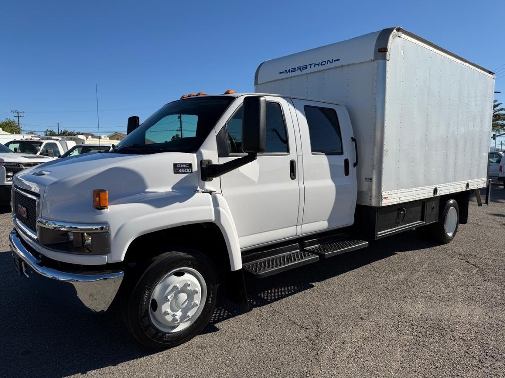 GMC C4500 CrewCab 14ft Box Truck w/ Liftgate Vehicle Full-screen Gallery Image 11