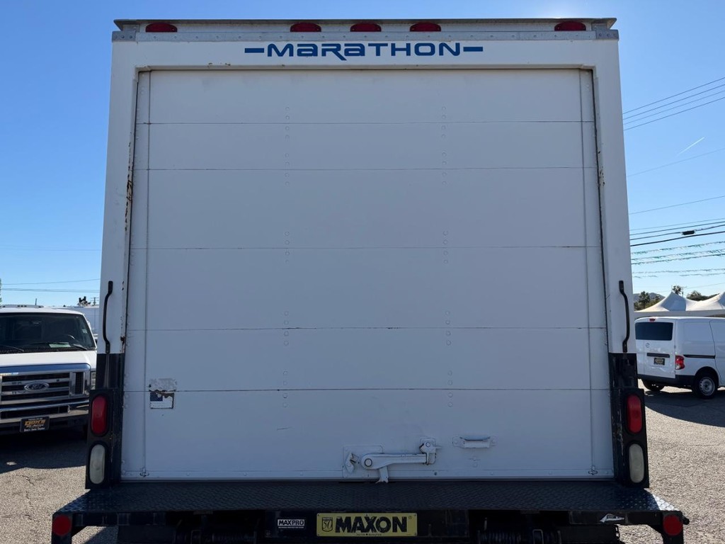 GMC C4500 CrewCab 14ft Box Truck w/ Liftgate Vehicle Full-screen Gallery Image 15