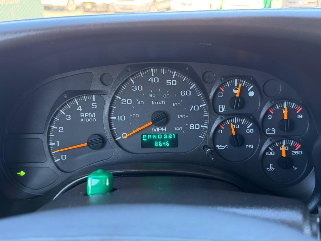 GMC C4500 CrewCab 14ft Box Truck w/ Liftgate Vehicle Full-screen Gallery Image 49