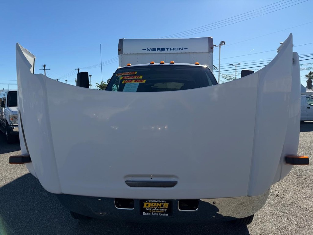 GMC C4500 CrewCab 14ft Box Truck w/ Liftgate Vehicle Full-screen Gallery Image 69