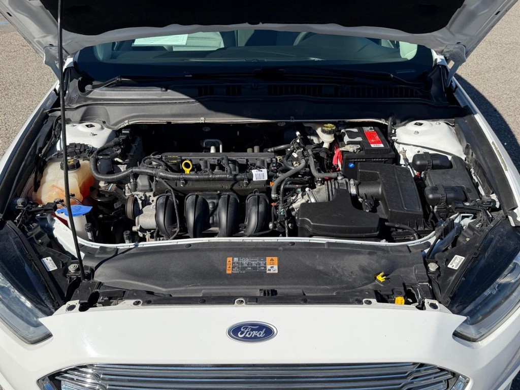 Ford Fusion Vehicle Full-screen Gallery Image 41