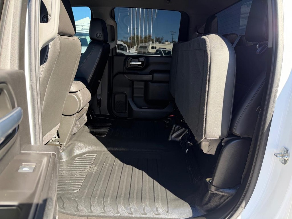 Chevrolet Silverado 2500HD Vehicle Full-screen Gallery Image 39