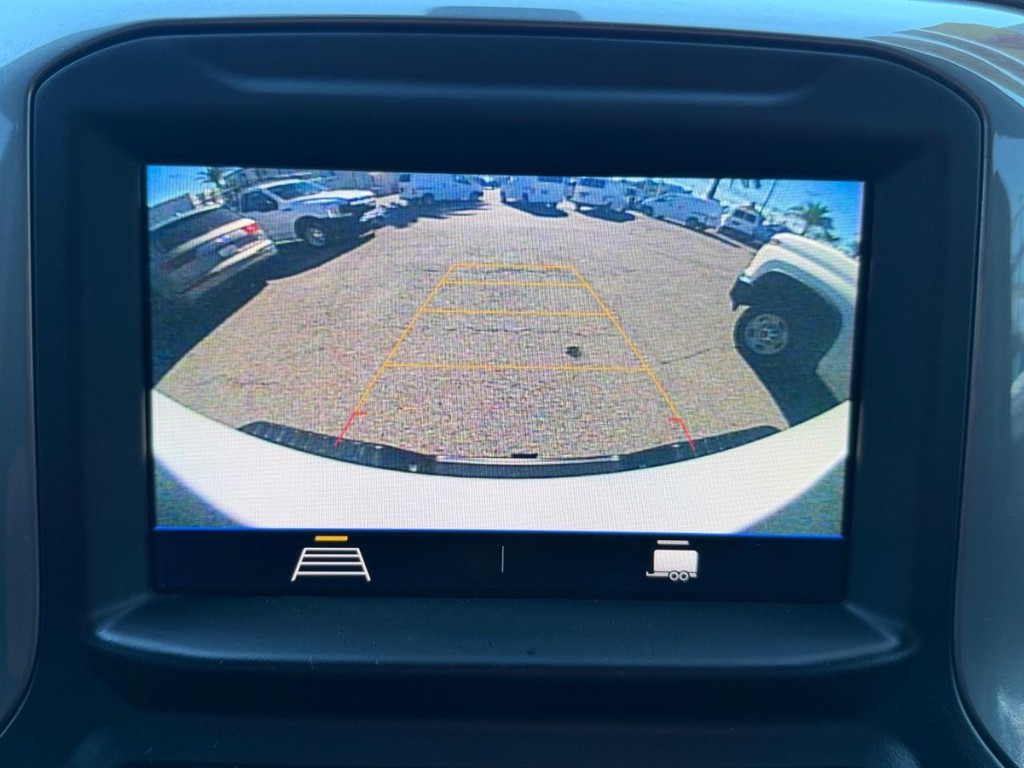 Chevrolet Silverado 2500HD Vehicle Full-screen Gallery Image 42