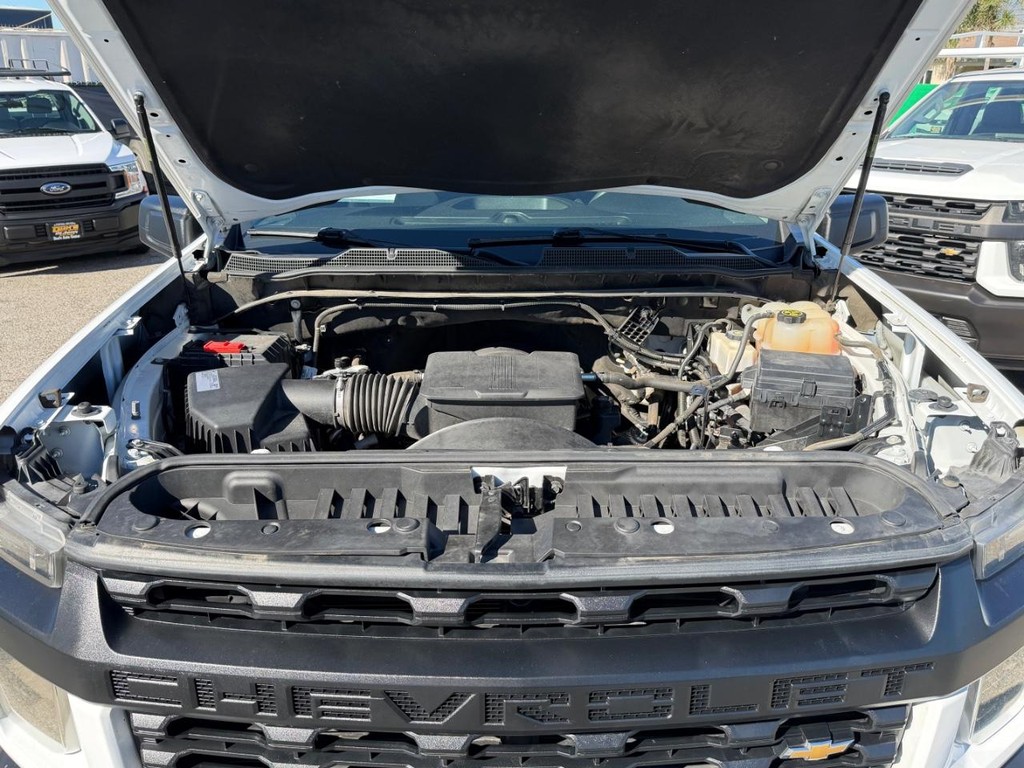 Chevrolet Silverado 2500HD Vehicle Full-screen Gallery Image 50